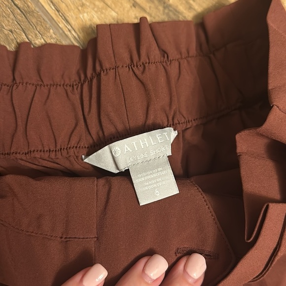 Athleta Skyline Short II size 6 cognac brown - Picture 4 of 6